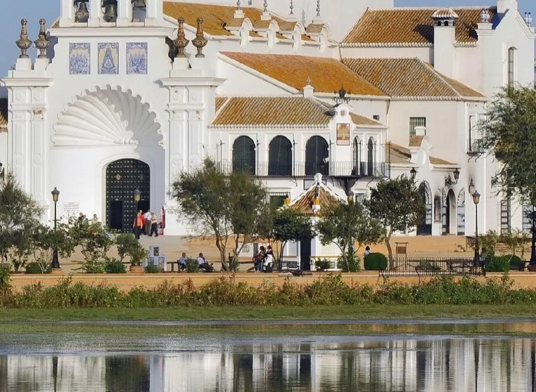 Cultural Tour of El Rocío from Seville with carriage ride, Doñana visit, Andalusian lunch, flamenco.
