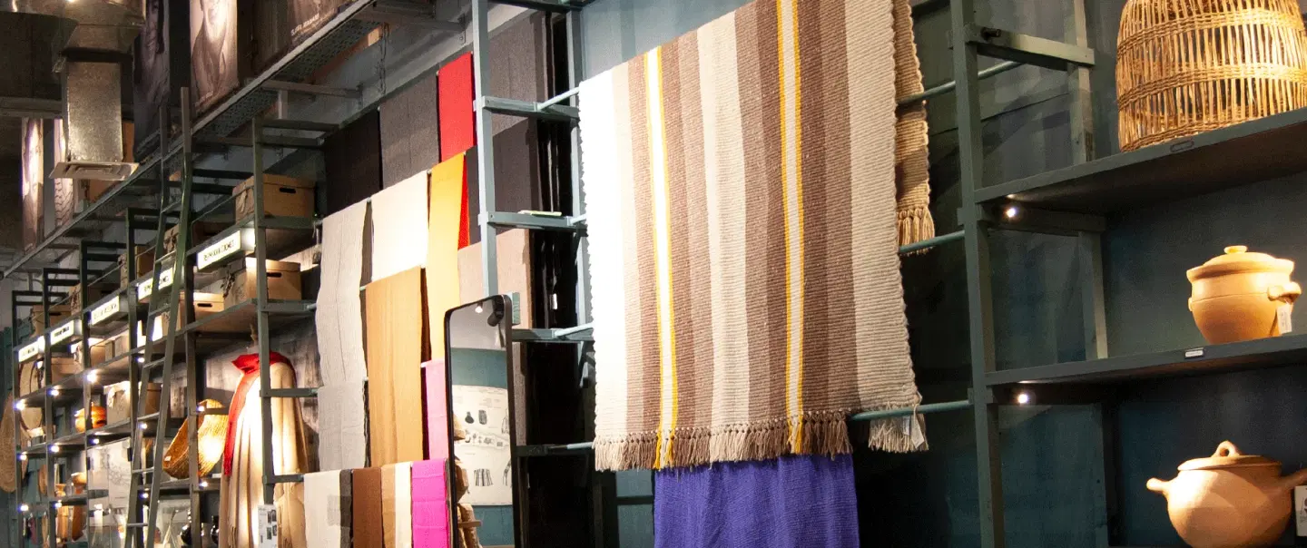 Craft & Textile Tour in Santiago: Discover Chilean weaving, crafts & yarns with a local designer.