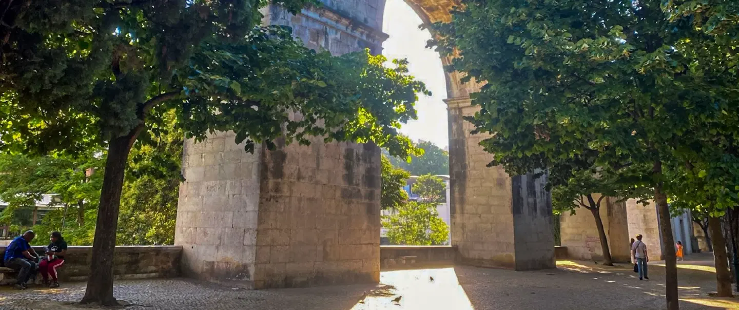 Art Tour in Lisbon to sketch secret viewpoints on a family-friendly walk with Chiado art shop stops.