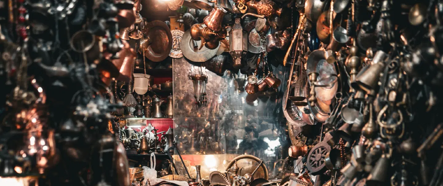 Walking Tour in Sultanahmet, Istanbul with markets, artisan visit, Ottoman stories, local tastings.