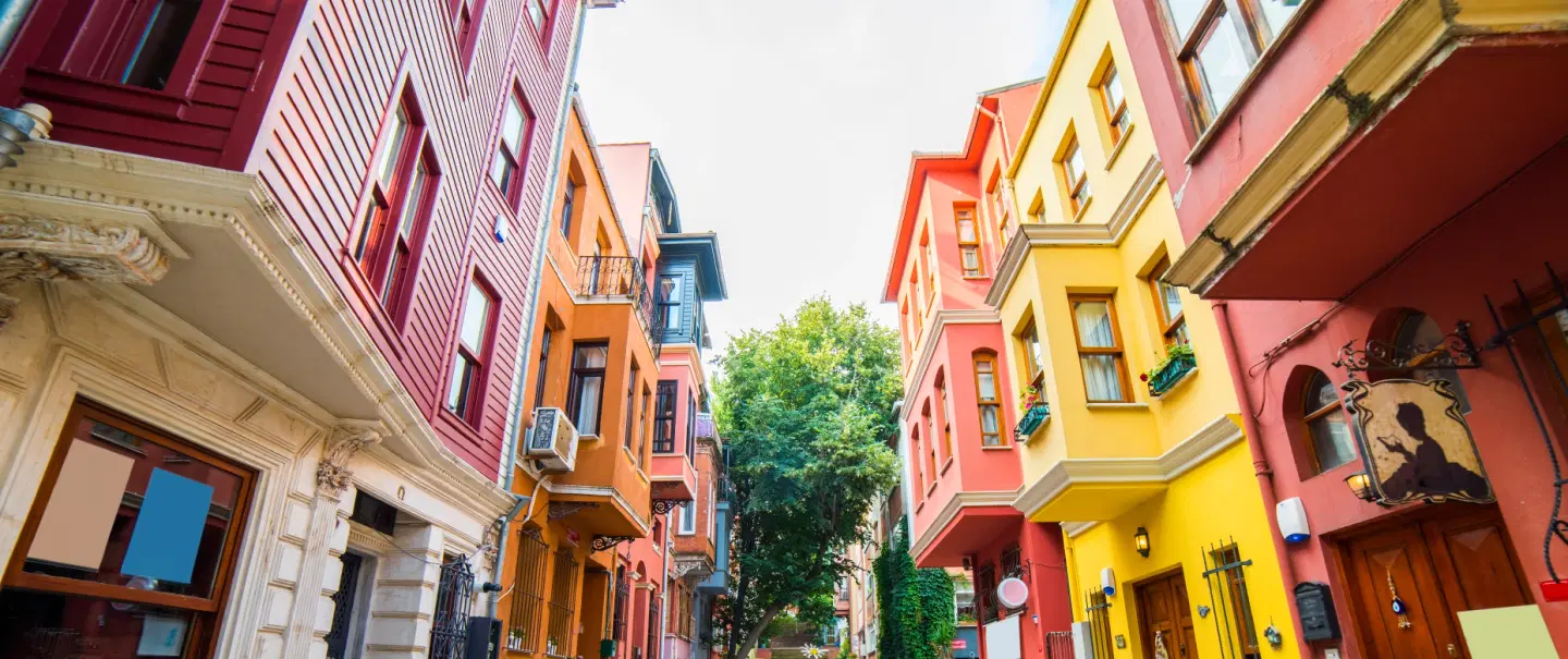 Food Tour in Istanbul across 4 Bosphorus-side districts—markets, street eats, and local transport.