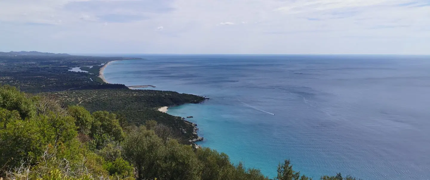 Hiking Tour in Sardinia from Orosei to Cala Cartoe with sea views, shepherd hut and beach picnic.