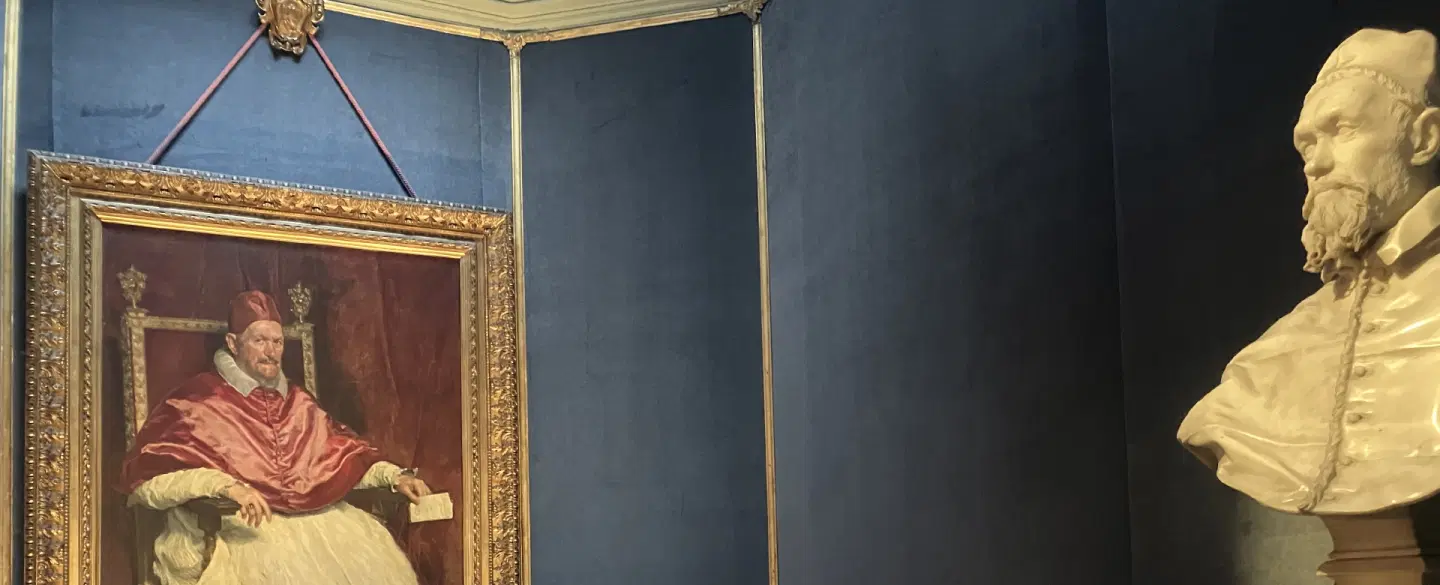 Art Tour in Rome inside Doria Pamphilj, a private palace housing Caravaggio and Velázquez works.