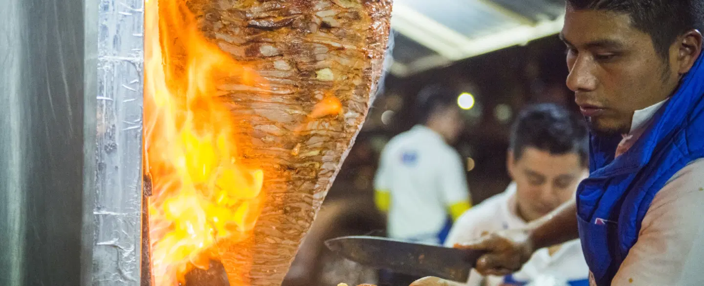 Food Workshop in Mexico City to make tortillas, eat tacos & enjoy mezcal tasting with local experts.