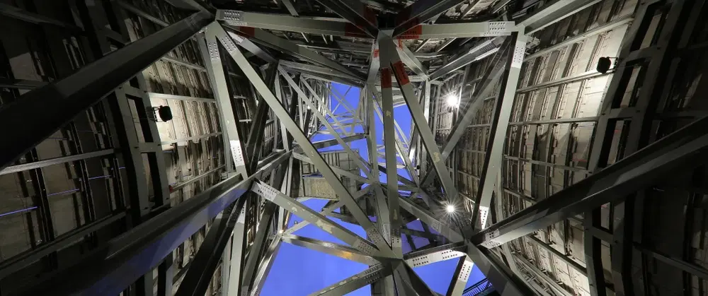 Art Tour in Bilbao: Private Guggenheim visit with expert insight on into the museum’s impact and art
