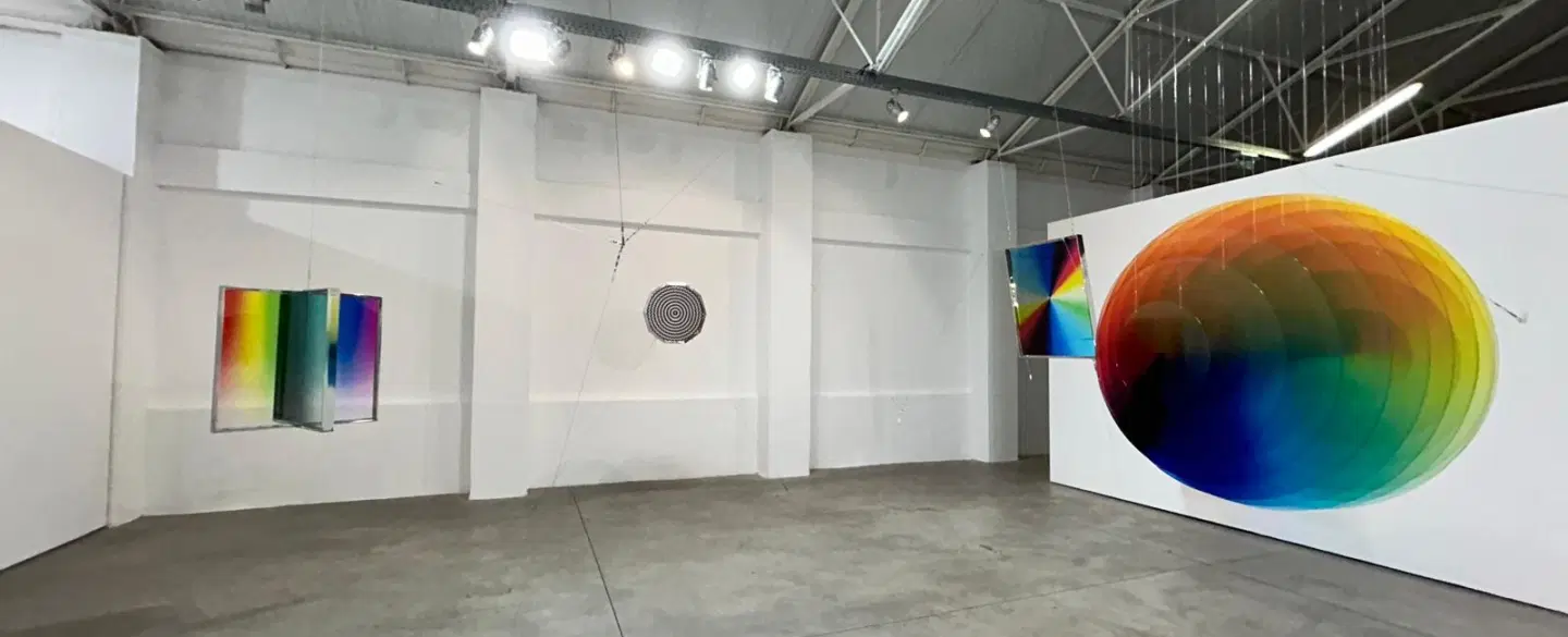 Art Tour in Lisbon by tuk-tuk: Explore tile museum, street art and studios in creative Marvila.