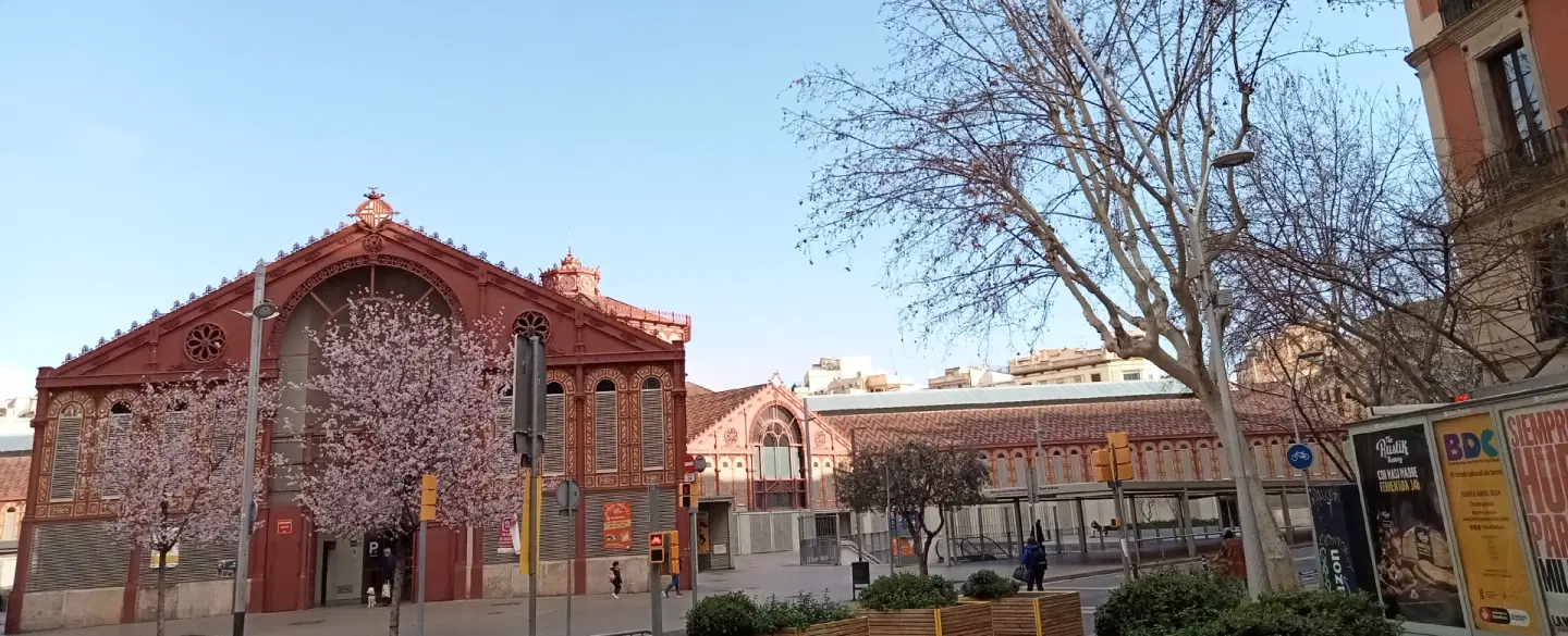 Barcelona Neighborhood Tour in El Raval: local life, hidden Gaudí, stained glass and Catalan lunch.