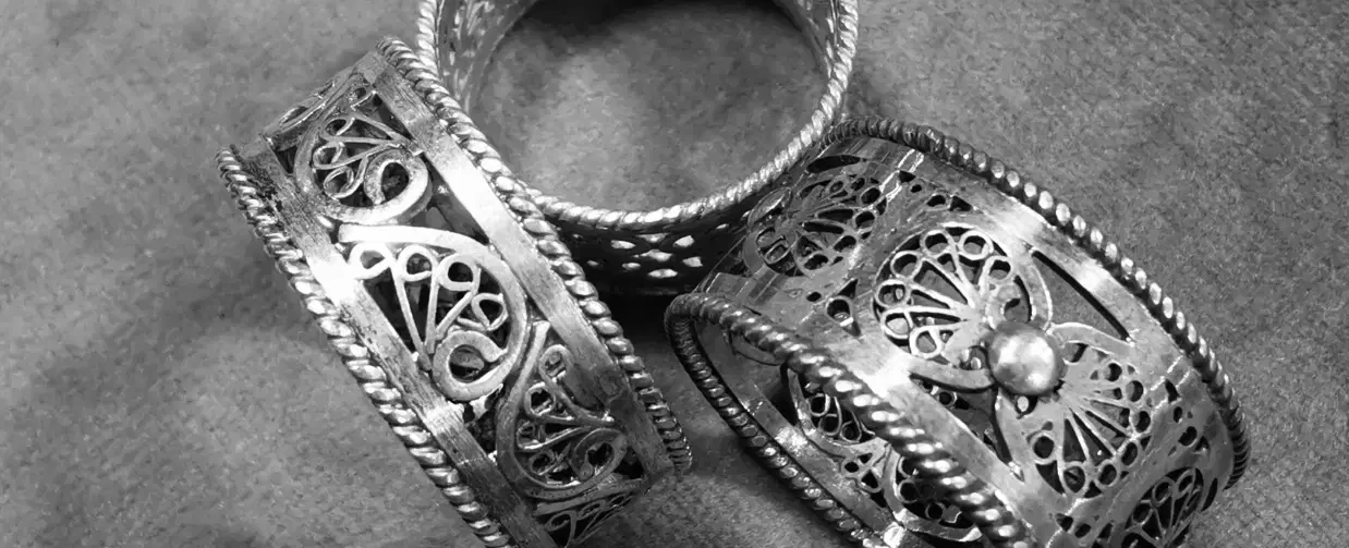 Jewelry Tour in Essaouira: Meet master silversmiths, learn filigree & craft a brass ring by hand.
