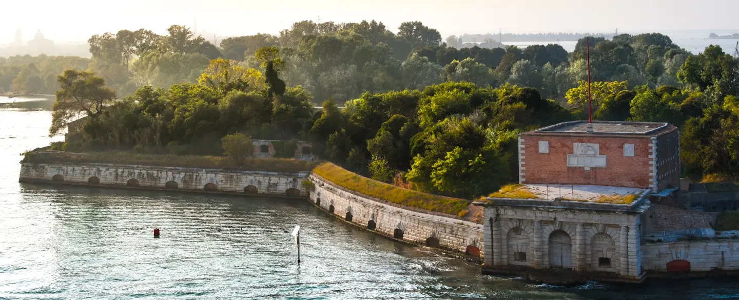 Boat Tour in Venice exploring the lagoon, Sant’Erasmo and the islands beyond the Grand Canal.