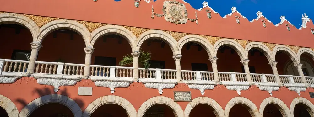 Food Tour in Mérida exploring Yucatán markets, panuchos, cochinita pibil, history and traditions.