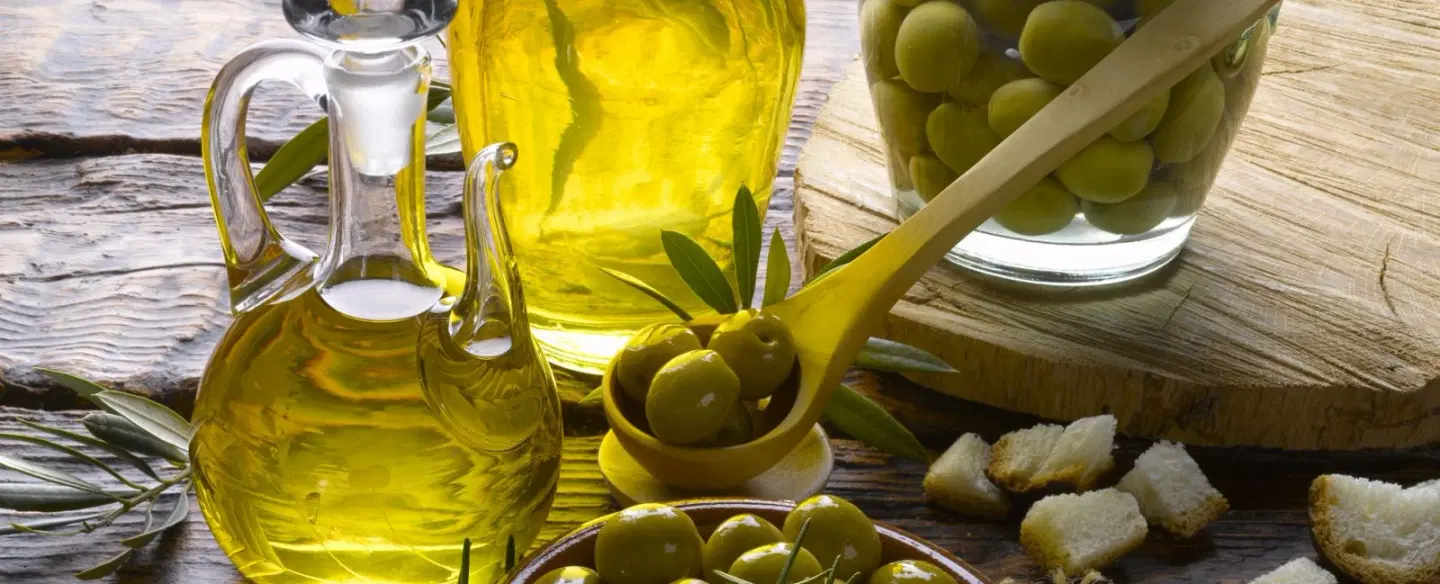 Olive Oil Tour at Zahara de la Sierra estate near Cadiz with tasting & authentic Andalusian spirit.