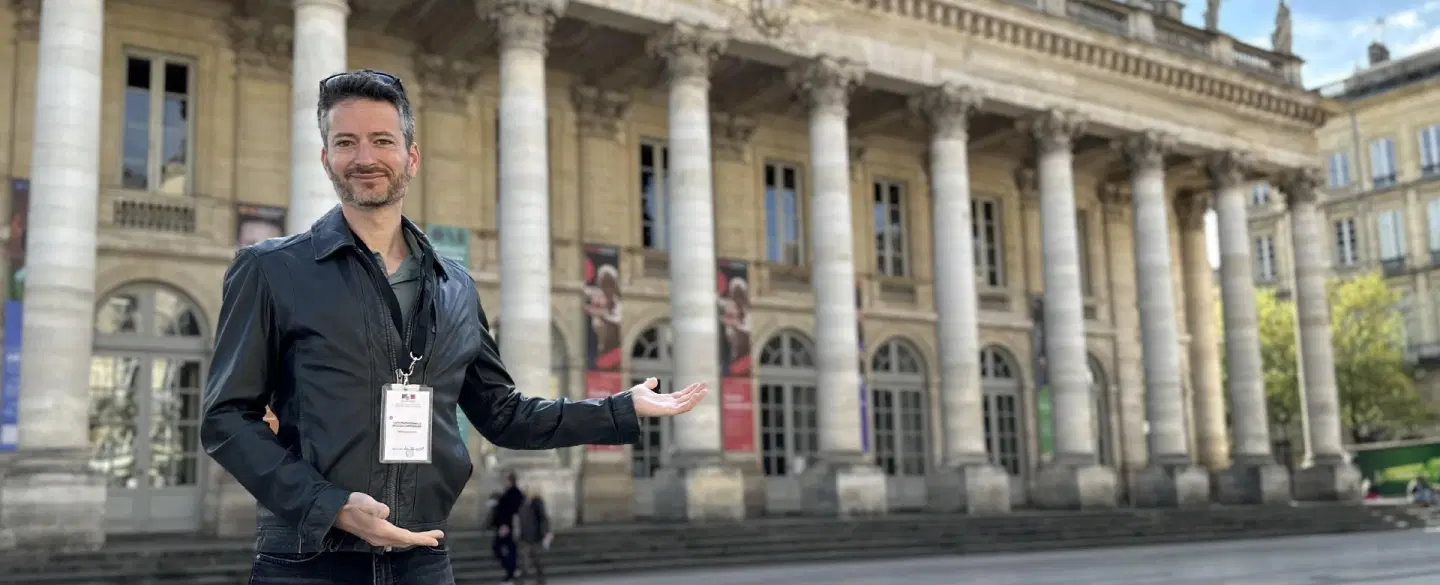 History Tour in Bordeaux walking across Old Town and riverfront: the city’s past into sharp focus.