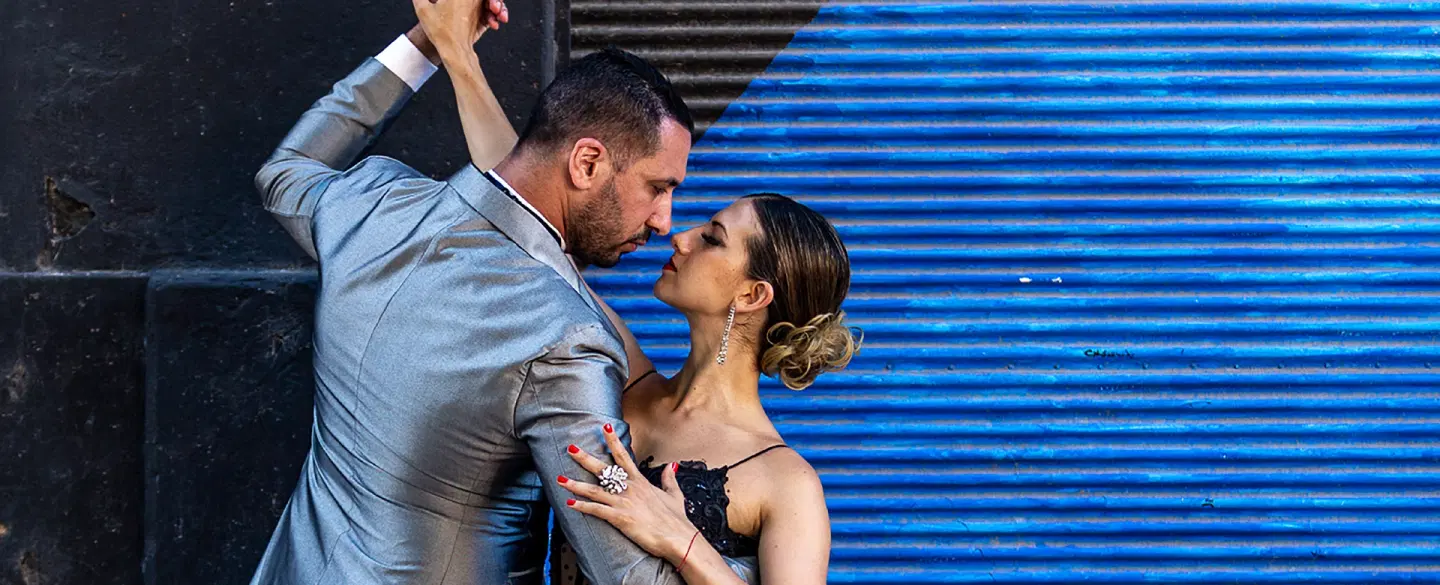 Tango Photography Tour in La Boca with pro photographer, dancers in costume, compositional tips.