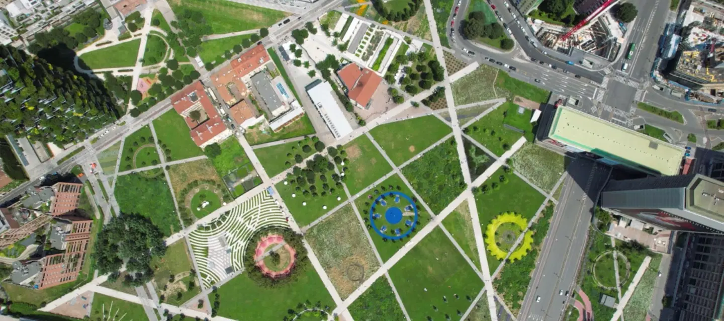 Architecture Tour in Milan by classic Fiat 500, from historic palaces to contemporary buildings.