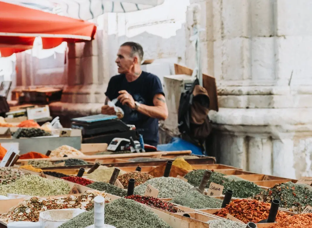 Walking Tour in Sicily, exploring Ortigia’s charming streets, a food market and an olive oil farm.