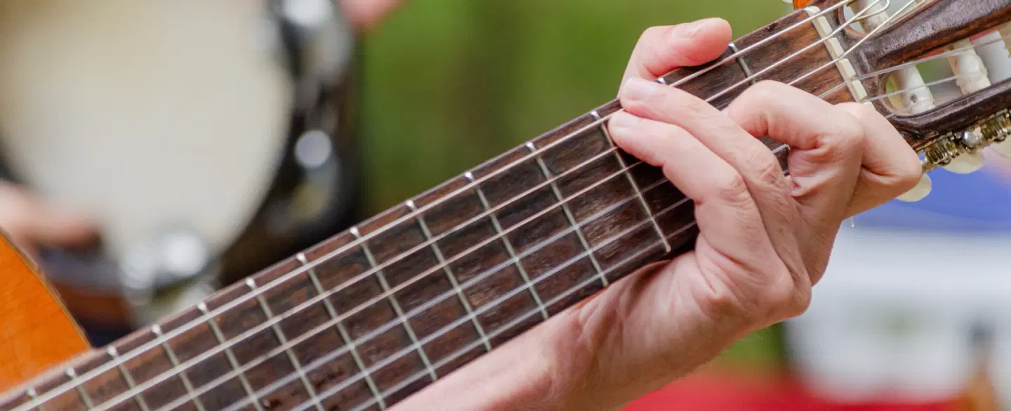 Spanish Guitar Tour in Madrid with luthier visit, music history, flamenco concert & tapas tasting.