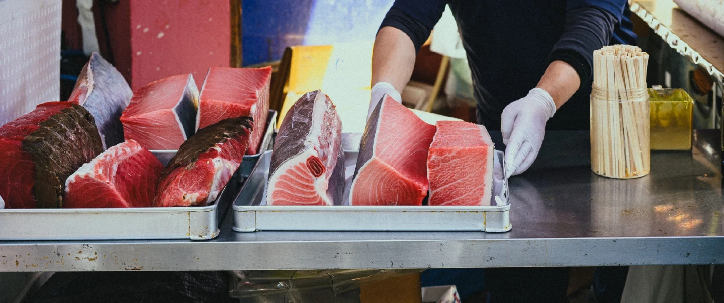 Tokyo fish market tour with a sushi-restaurant owner from Toyosu's tuna auction to Tsukiji's stalls.