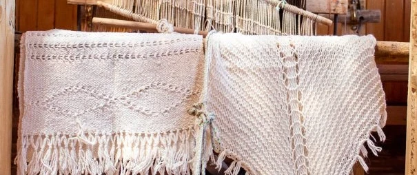 Socaire Weaving and Altiplano Lagoons Tour: cactus weaving demo and gentle trek at highland lakes.