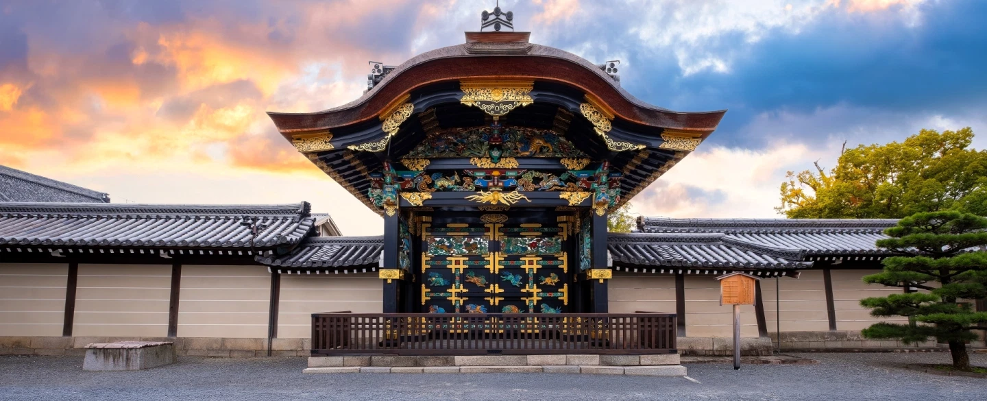 Kyoto Walking Tour: Fushimi Inari at sunrise, 3 Buddhist temples — one UNESCO, two rarely visited.
