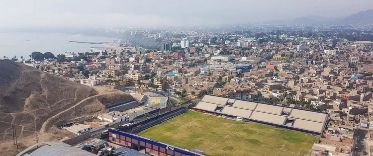 Lima Photography Tour with professional photographer in Barranco, Callao markets, fishing quarters.