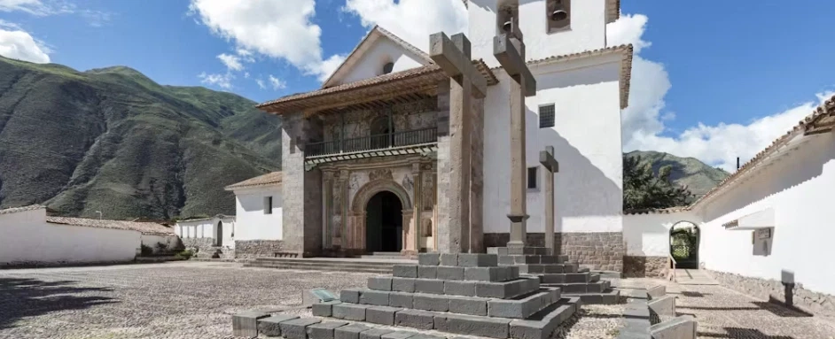 Day Trip from Cusco exploring South Valley Inca, pre-Inca, colonial sites and Baroque churches.