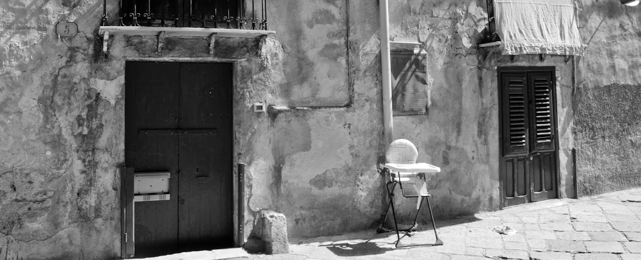 Photography Walk in Kalsa, Palermo, in the footsteps of Letizia Battaglia and Sicily's masters.
