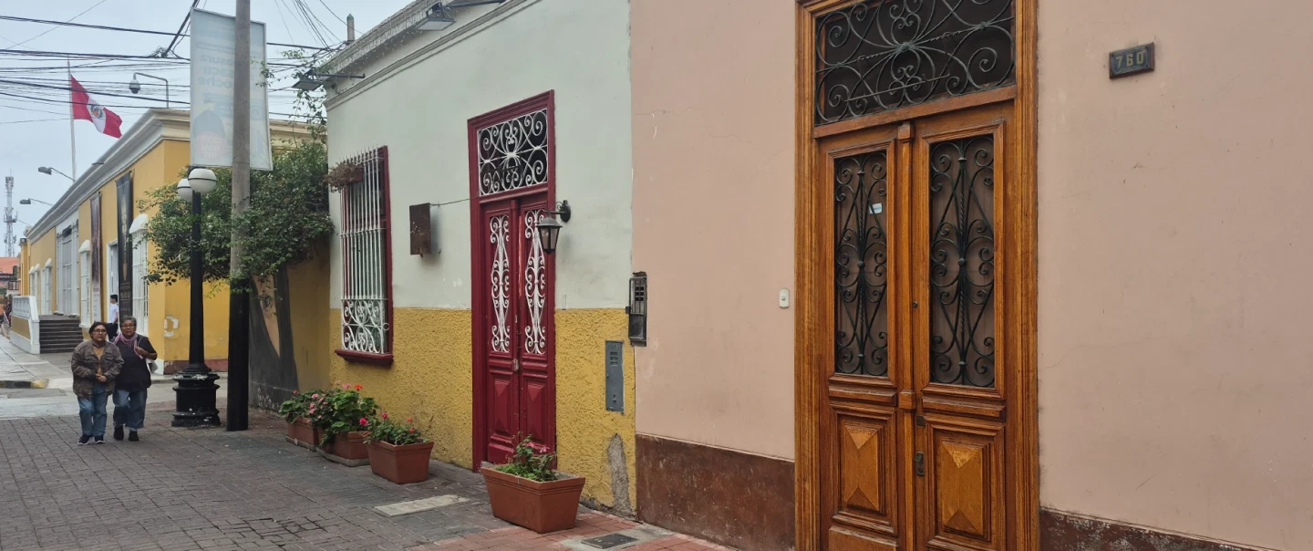 Food & History Walking Tour in Lima: Pueblo Libre markets, ceviche, and independence-era landmarks.