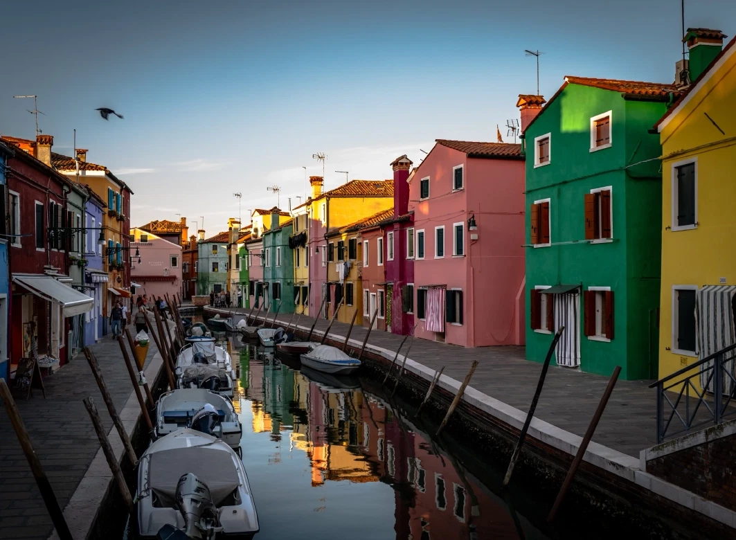 Boat Tour in Venice, exploring crafts and history in Murano, Burano, Torcello, and Fort Sant’Andrea.