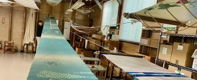 A walking tour in Kanazawa exploring Kaga Yuzen kimono dyeing — museum, atelier, and kimono shops.