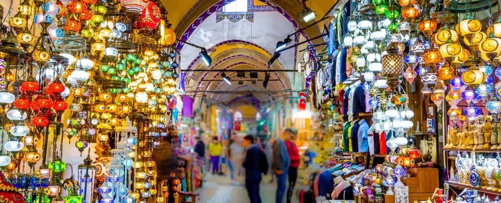 Walking Tour in Istanbul: Topkapı Palace, Ottoman history, and the Grand Bazaar’s cultural legacy.