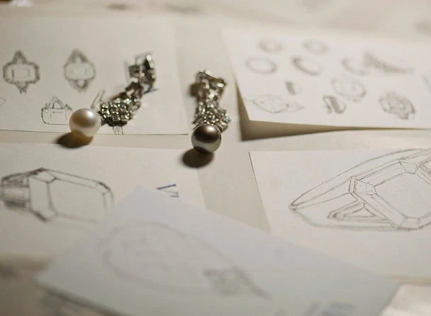 Jewelry Tour in Milan: Poldi Pezzoli gems, live artisan craftsmanship & Scuola Orafa insight. 