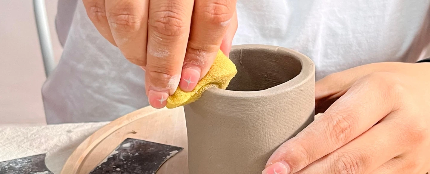 Ceramic Workshop in Mendoza, Argentina, with a local artisan, to create a mate drinking gourd.