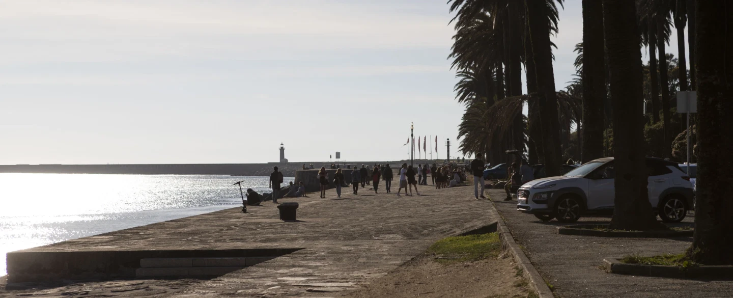 Porto Photography Tour by historic tram & seaside walk with a photographer, Ribeira to Foz do Douro.