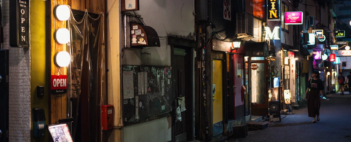 Food Tour in Tokyo with local yakitori, rare local access, and Golden Gai drinks in Shinjuku.