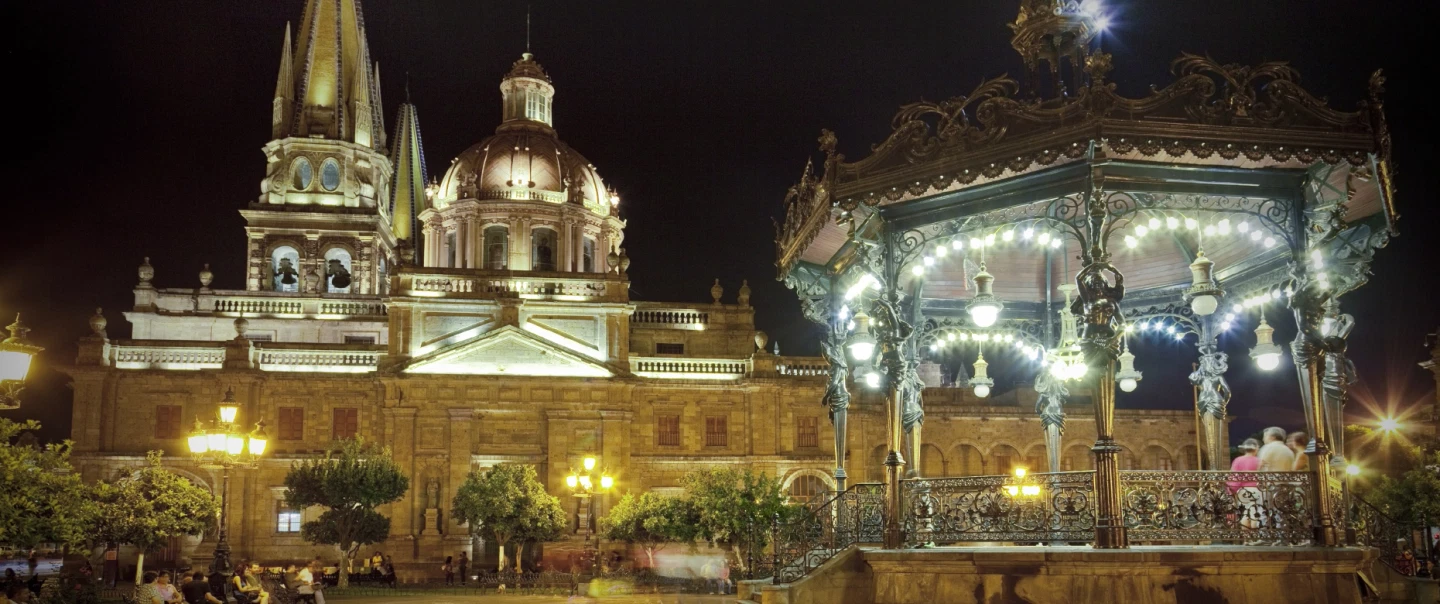 After-Dark Tour of Guadalajara’s historic center with illuminated facades and live mariachi music.