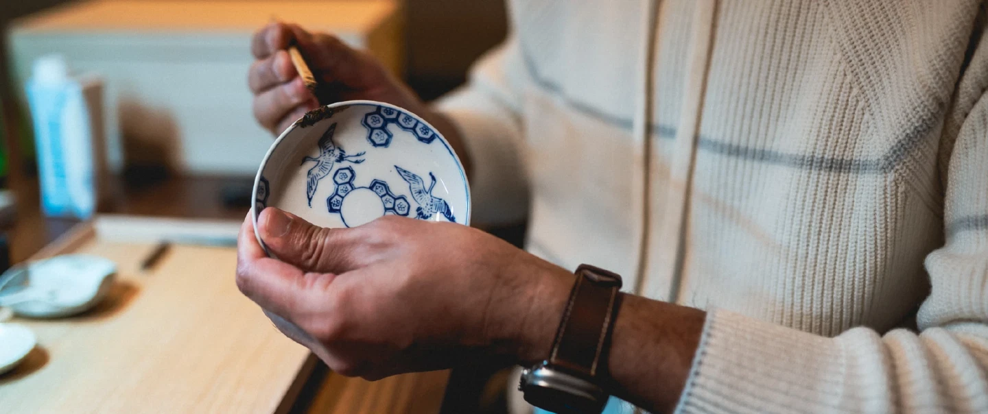 Craft experience in Kyoto learning the art of Kintsugi, and repairing objects with lacquer and gold.