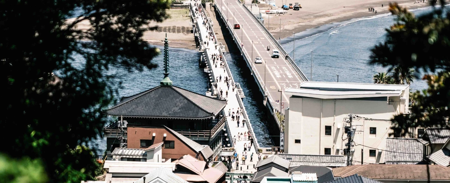 Enoshima Photography Tour near Tokyo with an editorial photographer and storytelling instructor.
