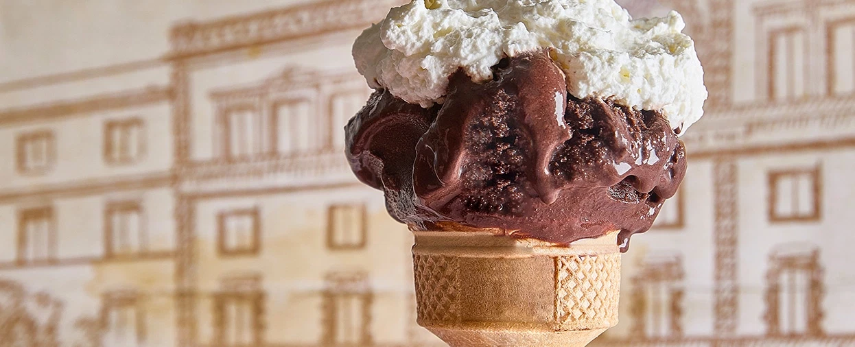 Gelato Workshop in Rome, learning to make Italian gelato at the historic Palazzo del Freddo.
