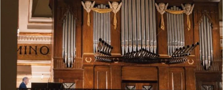 A Madrid Holy Week experience with a brotherhood host — baroque sculpture, torrija, private balcony.