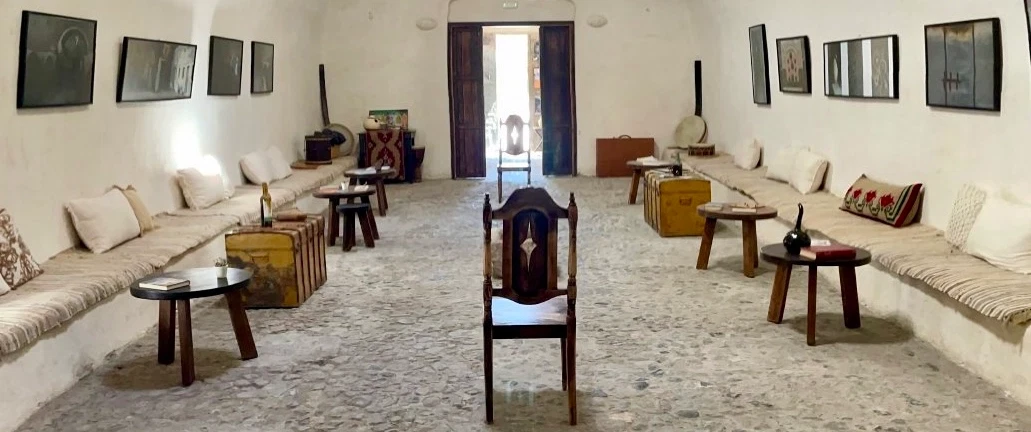 Culture Walking Tour in Santorini: Pyrgos & Megalochori with ancient music and volcanic farm lunch.