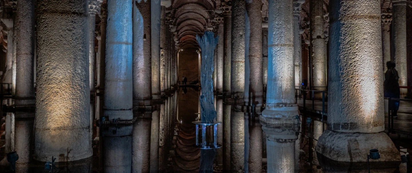 Istanbul Afternoon-to-Evening Walking Tour of Topkapı, Hagia Sophia, Basilica Cistern’s Night Shift.