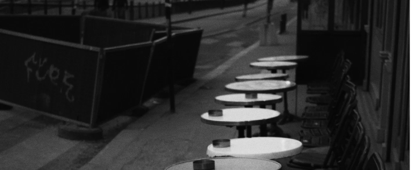 Street Photography Workshop in Paris exploring visual storytelling & walking through everyday life.