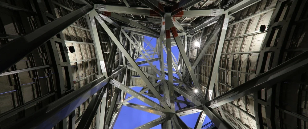 Art Tour in Bilbao: Private Guggenheim visit with expert insight on into the museum’s impact and art