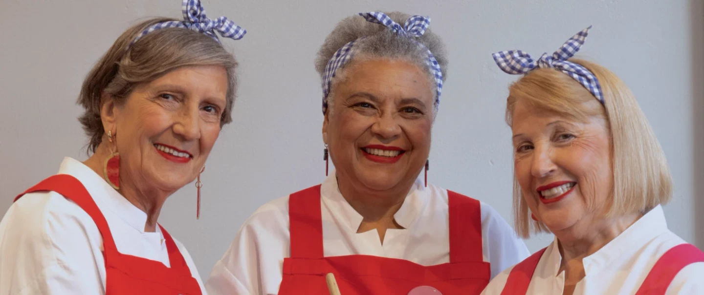 Cooking workshop in Lisbon: bake pastéis de nata with grandmothers in an intergenerational kitchen.