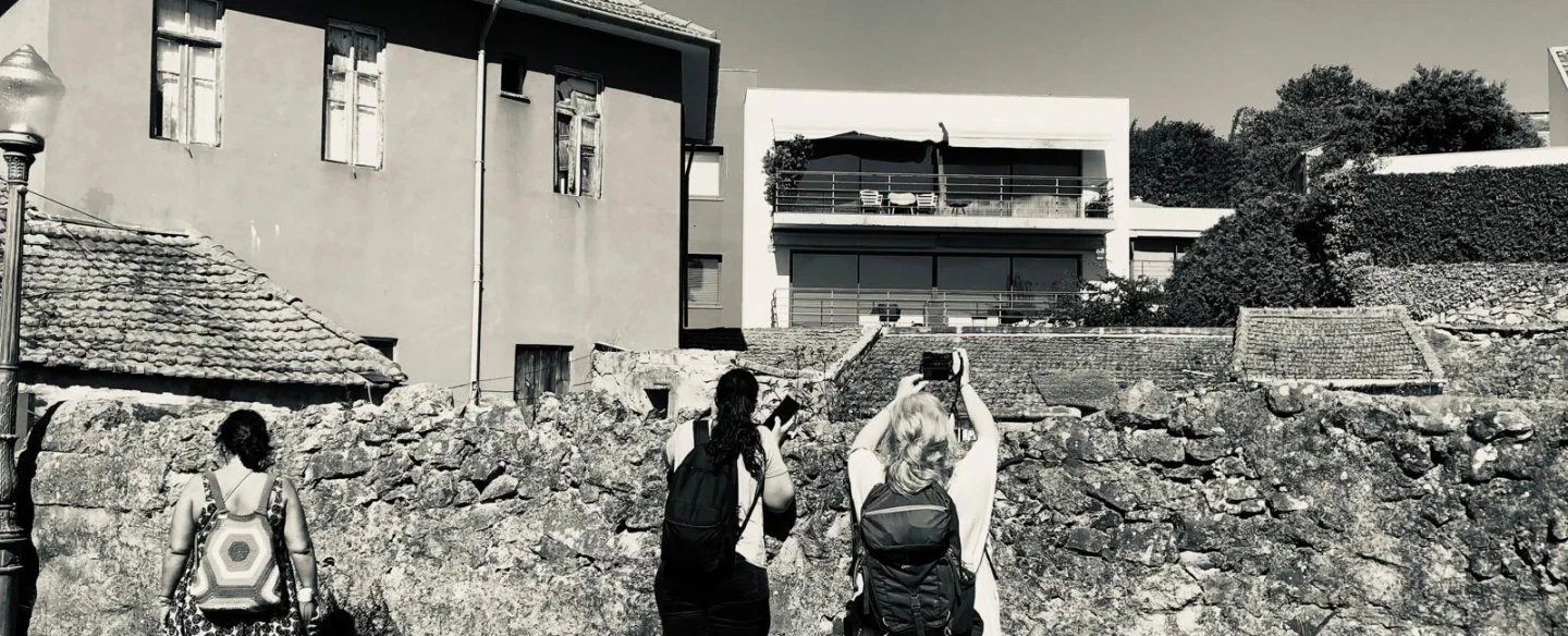 Porto Photography Tour by historic tram & seaside walk with a photographer, Ribeira to Foz do Douro.