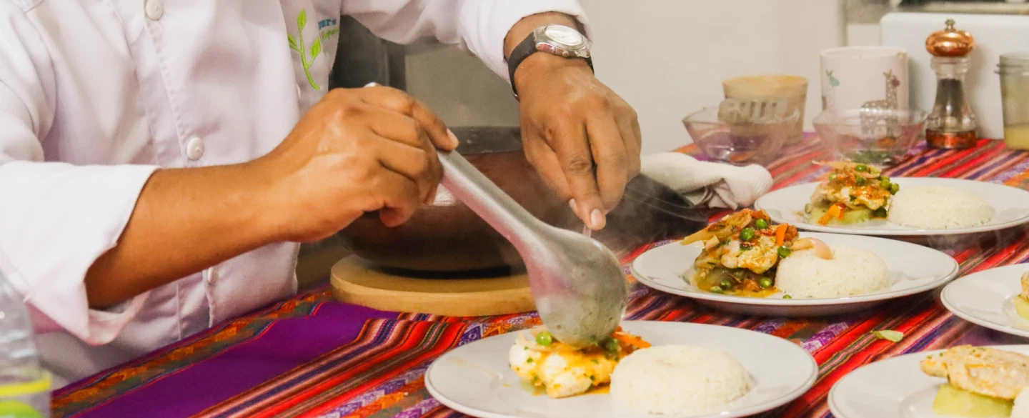 Private Ceviche Cooking Class with Pisco Sour in Lima: seafood dishes and Peru's national cocktail.