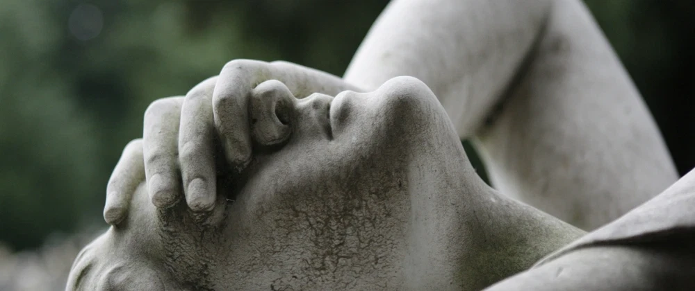 Walking Tour in Paris at Père Lachaise Cemetery tracing history, art, memory, and the Paris Commune.