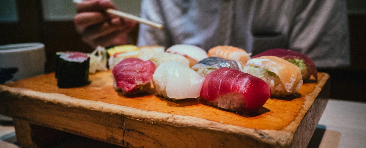 Tokyo fish market tour with a sushi-restaurant owner from Toyosu's tuna auction to Tsukiji's stalls.