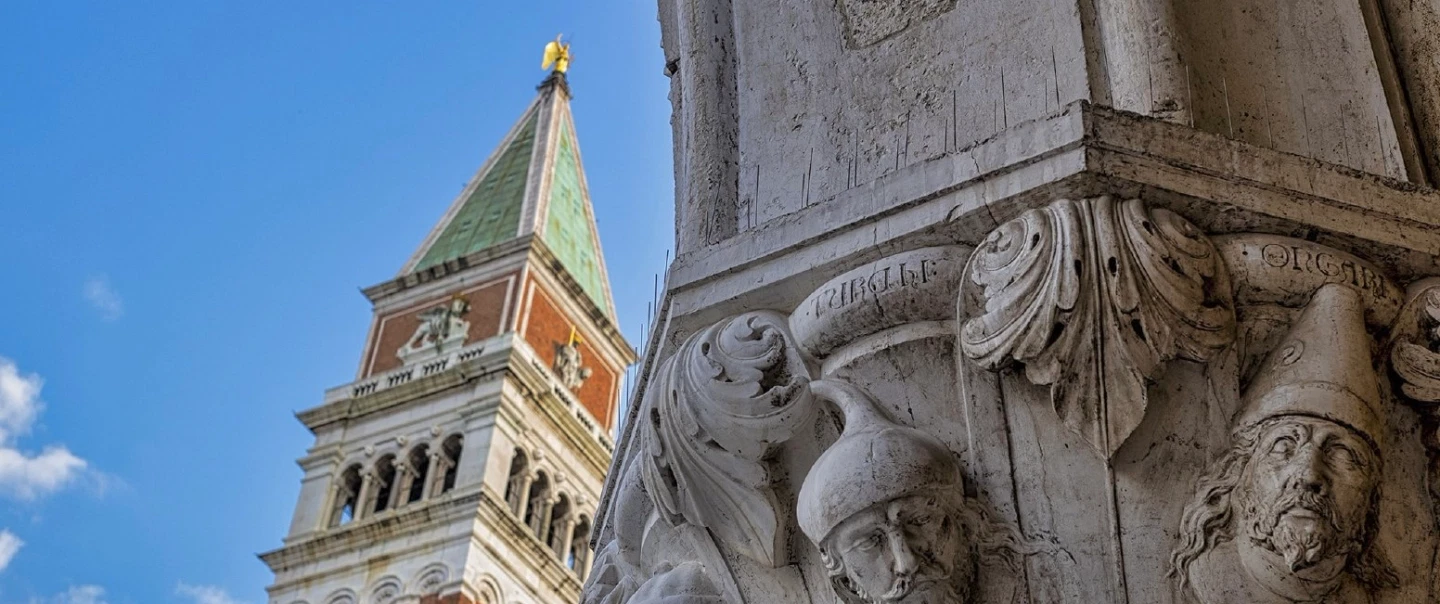 Photo Walking Tour in Venice: the city’s vibrant colors with guidance from an expert photographer.
