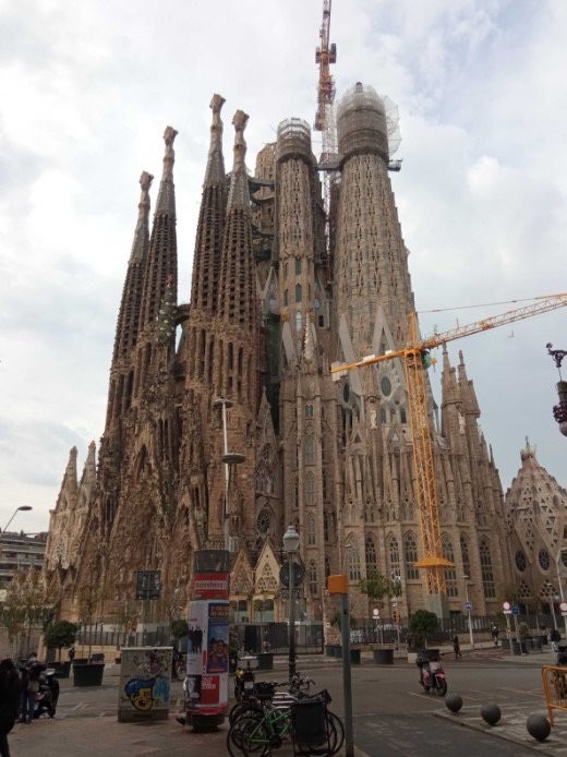 Walking Tour: Sagrada Familia in Barcelona | Spain - Travel Story